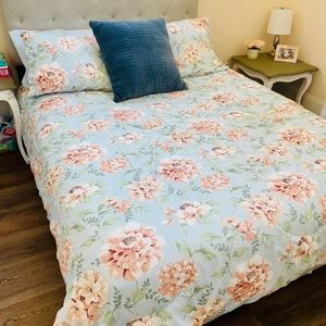Floral Queen comforter set